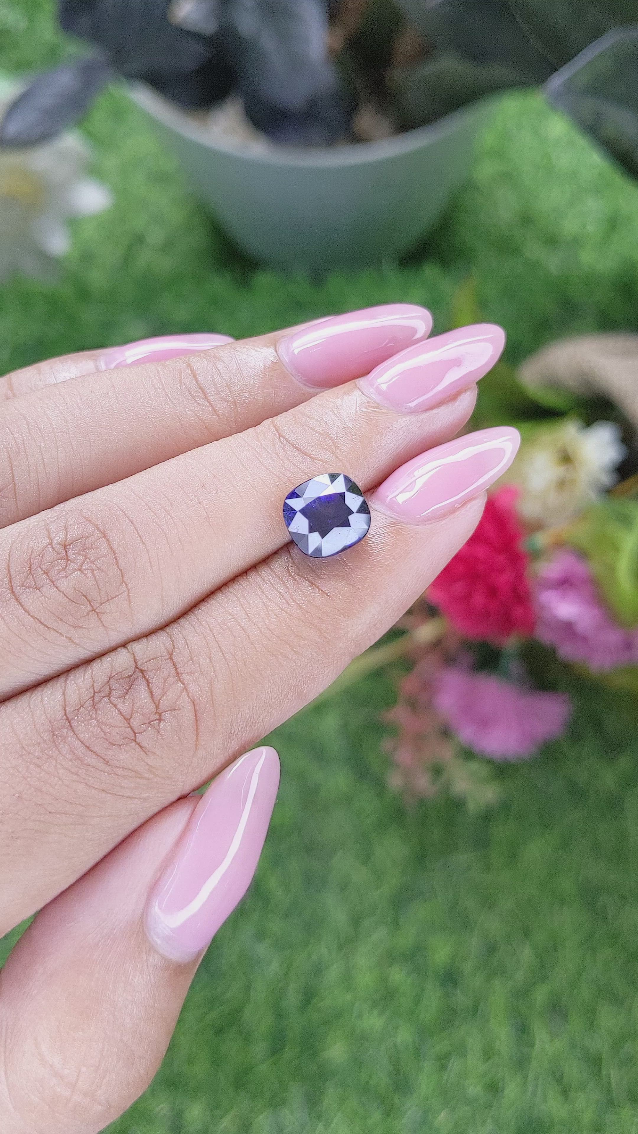 4.03 Ct. Blue Sapphire from Ceylon (Sri Lanka) Size Video