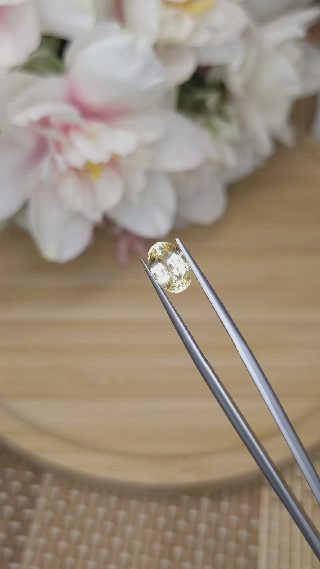 2.12 Ct. Yellow Sapphire from Ceylon (Sri Lanka) Size Video
