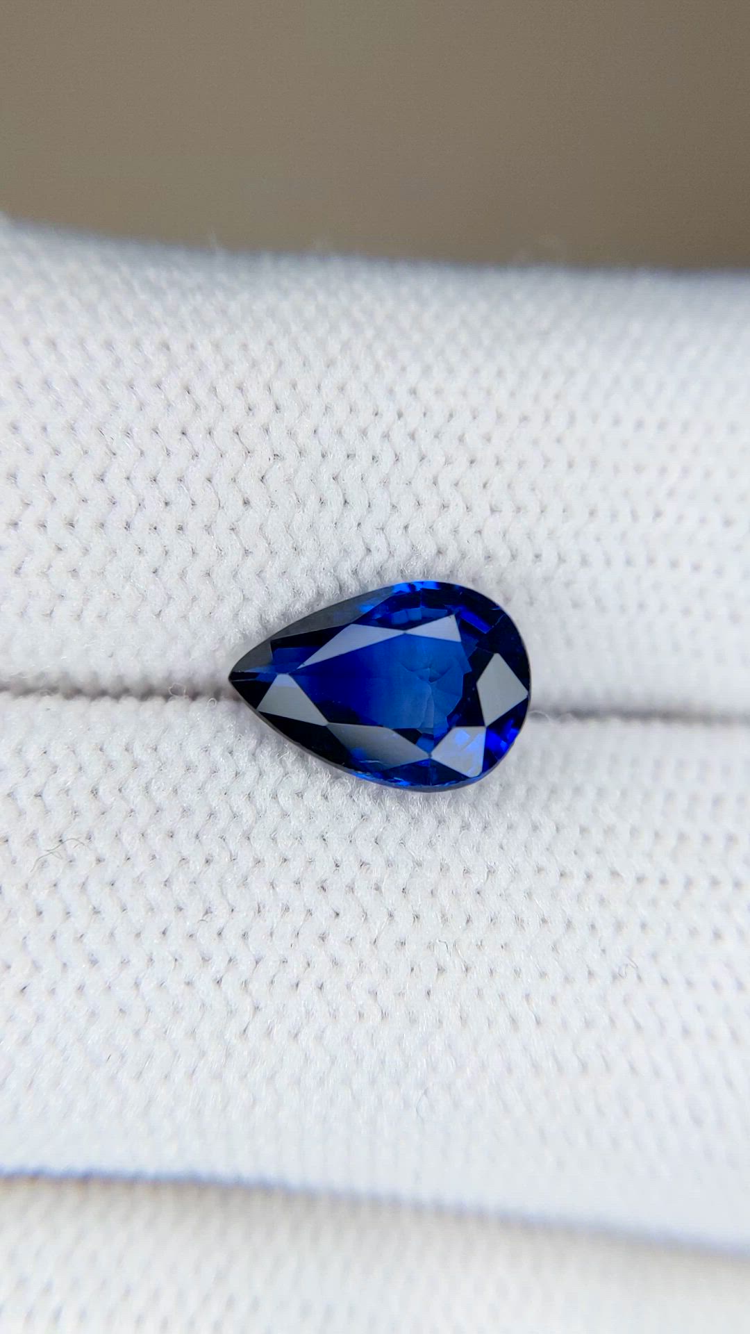 1.87 Ct. Blue Sapphire from Ceylon (Sri Lanka) Size Video