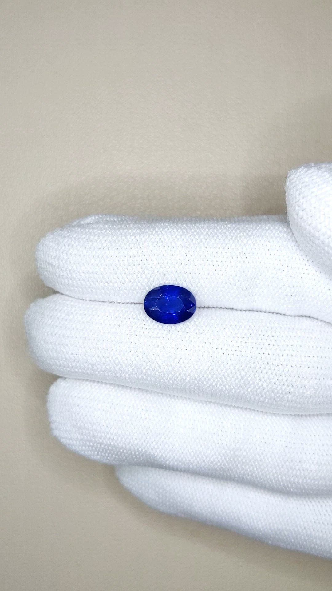 2.41 Ct. Blue Sapphire from Ceylon (Sri Lanka) Size Video