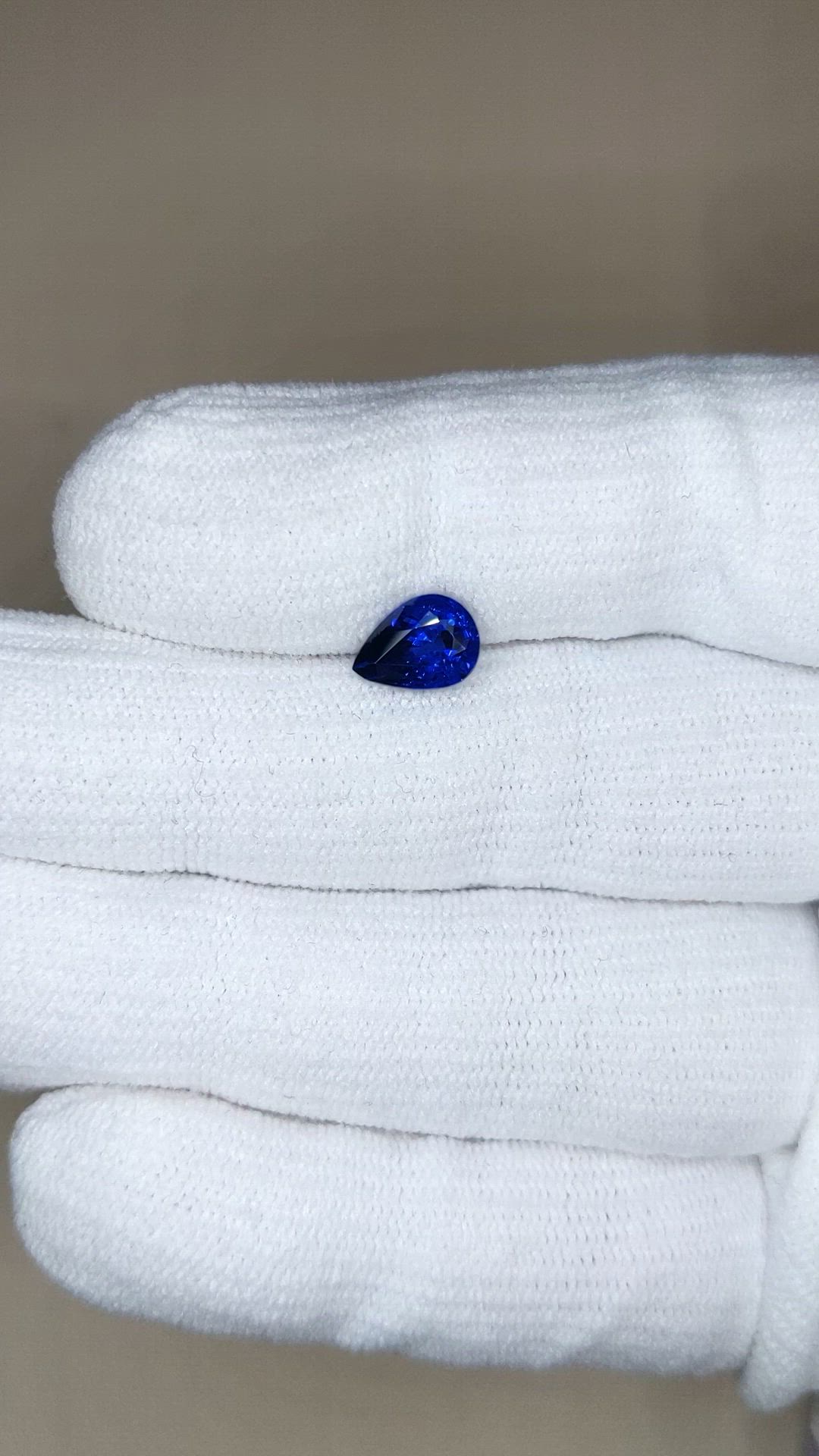 2.00 Ct. Blue Sapphire from Ceylon (Sri Lanka) Size Video