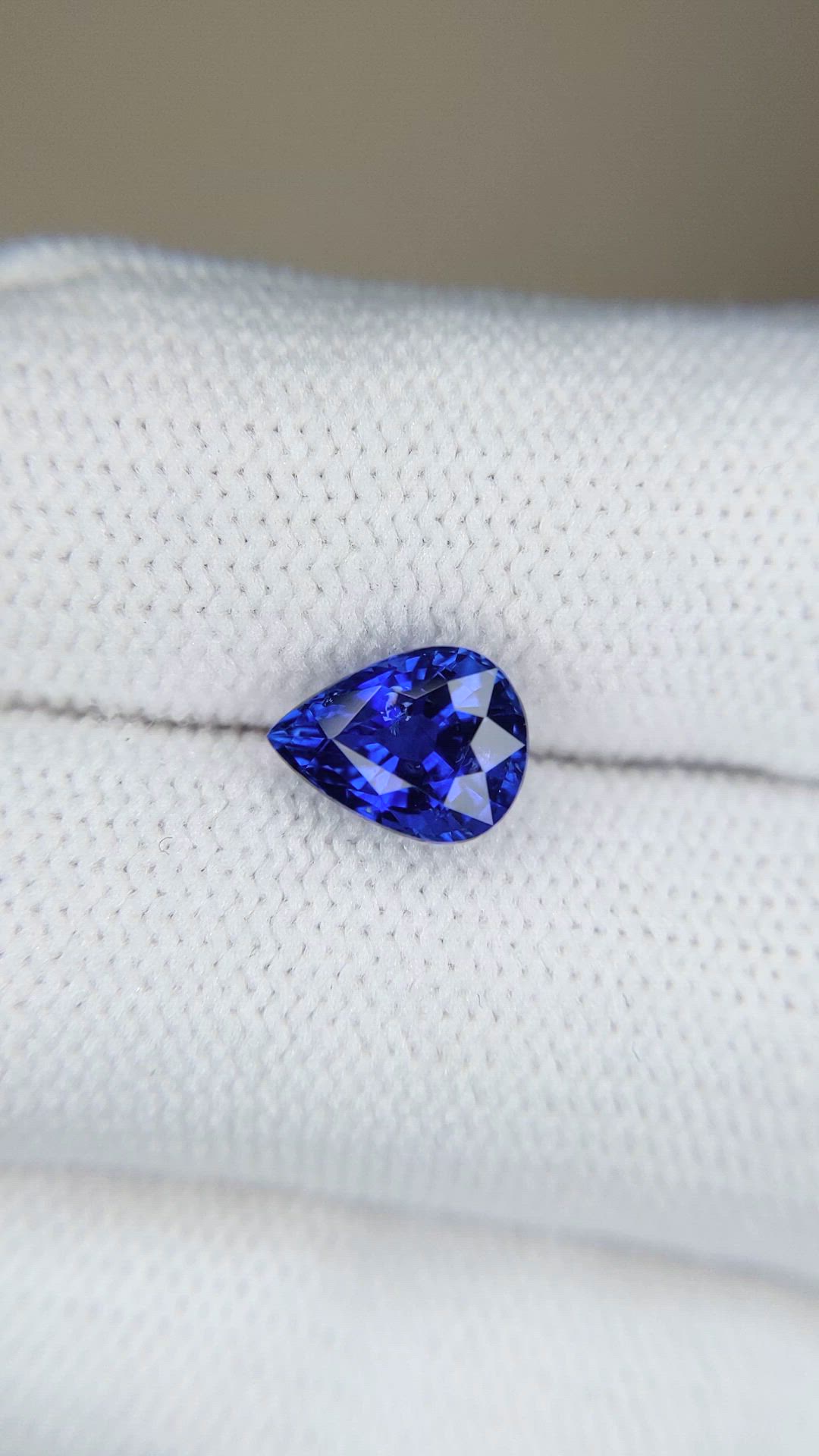 2.06 Ct. Blue Sapphire from Ceylon (Sri Lanka) Size Video