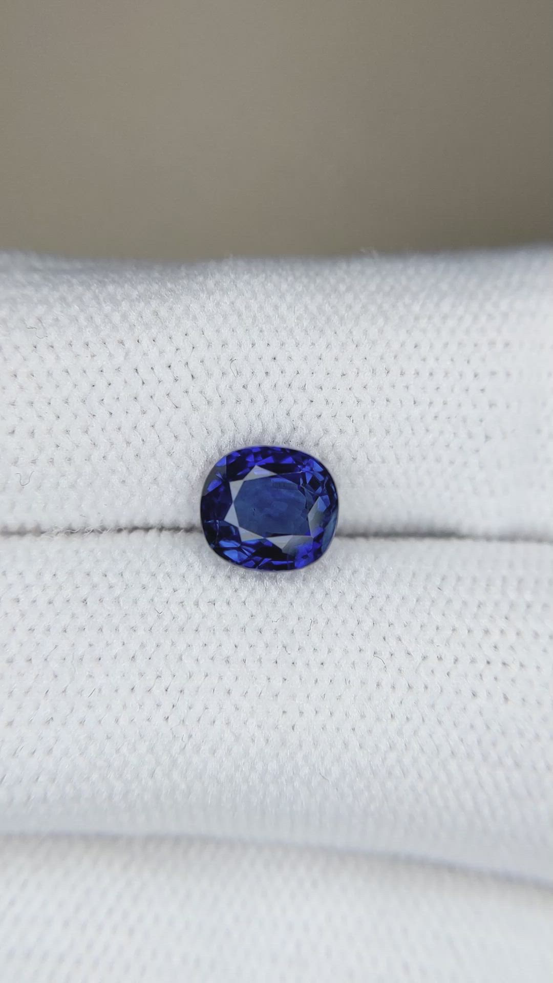1.79 Ct. Blue Sapphire from Ceylon (Sri Lanka) Size Video