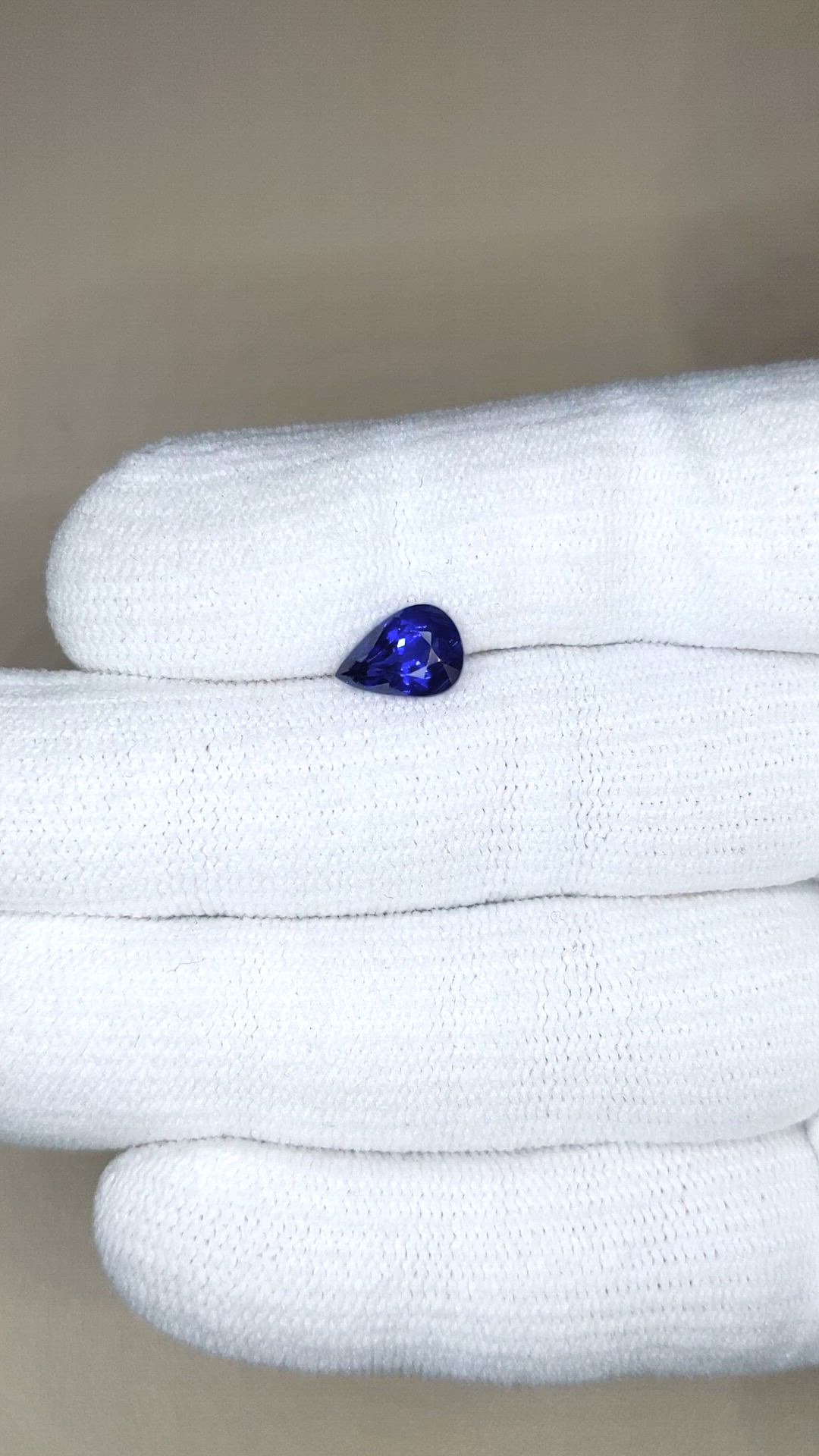 2.00 Ct. Blue Sapphire from Ceylon (Sri Lanka) Size Video