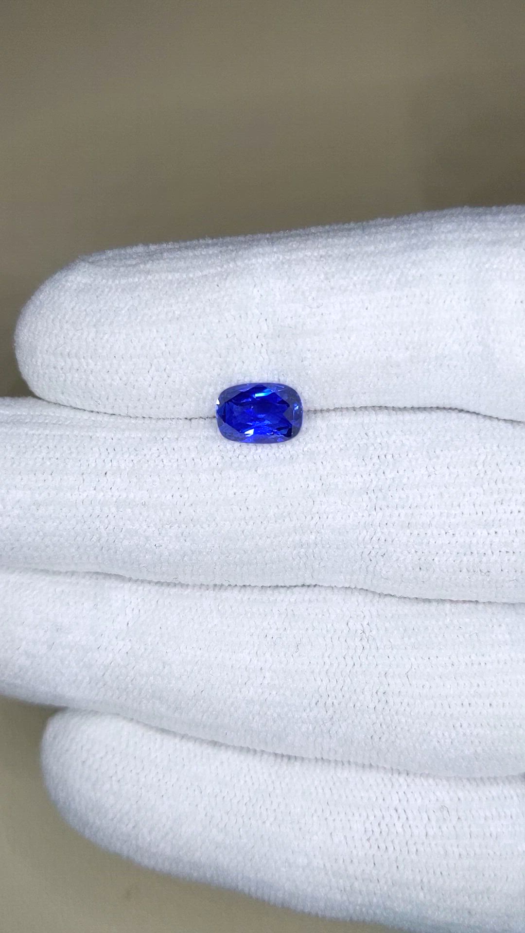 1.91 Ct. Blue Sapphire from Ceylon (Sri Lanka) Size Video