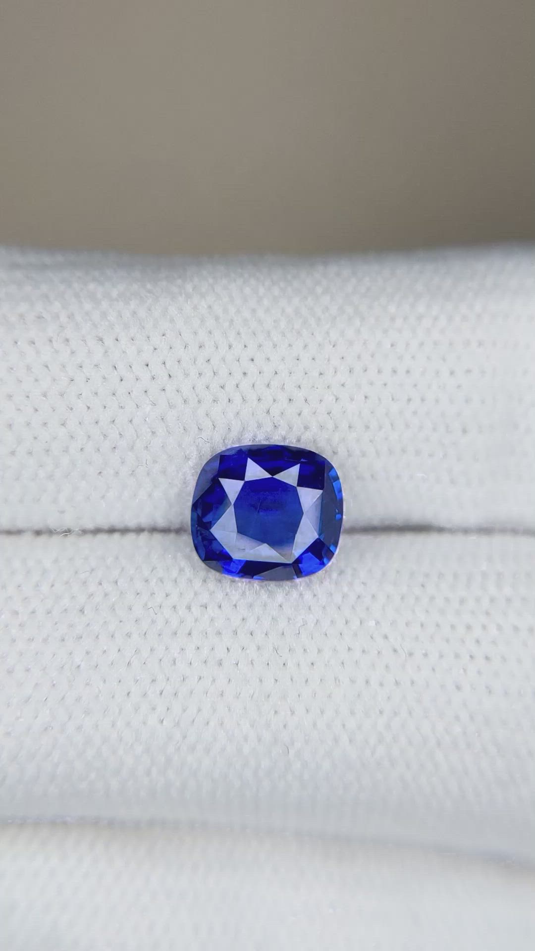 2.14 Ct. Blue Sapphire from Ceylon (Sri Lanka) Size Video