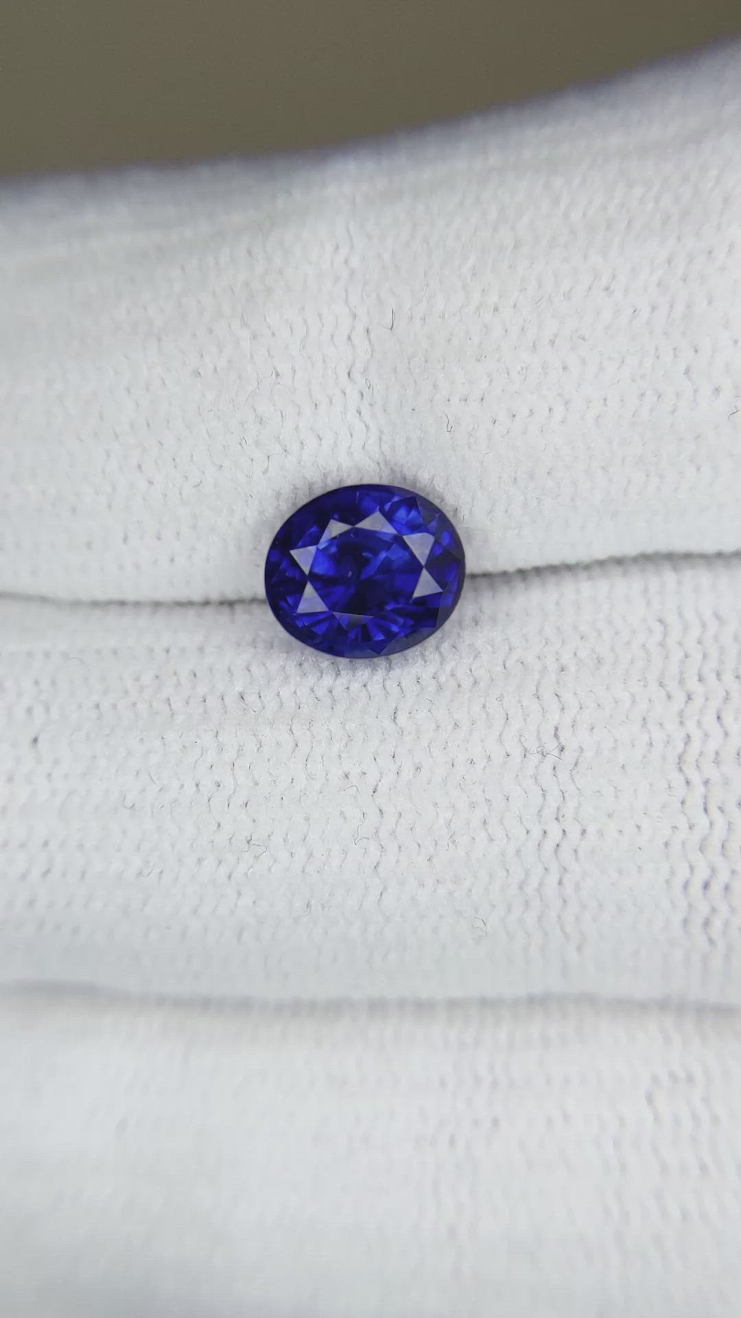 2.35 Ct. Blue Sapphire from Ceylon (Sri Lanka) Size Video