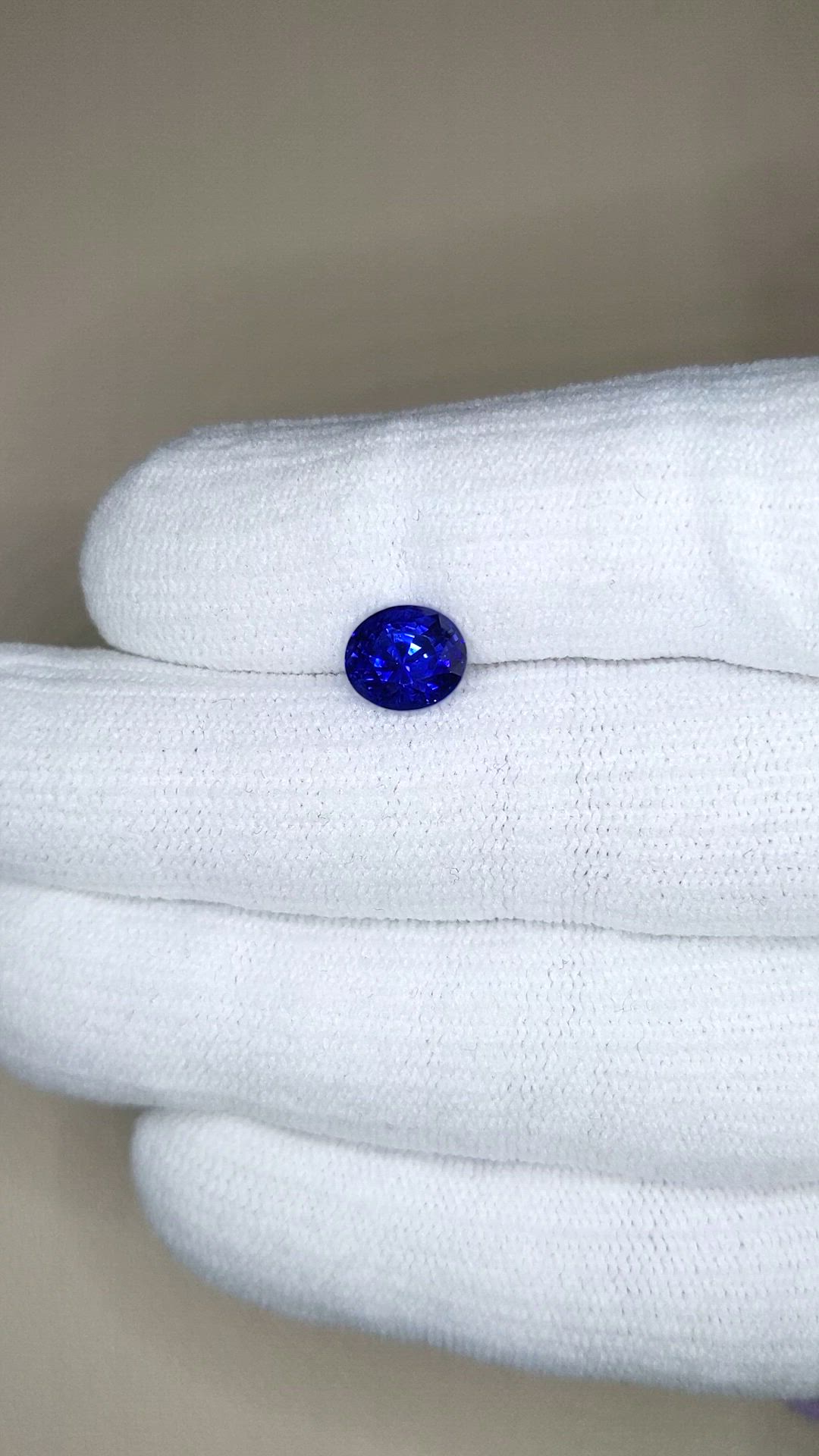 2.35 Ct. Blue Sapphire from Ceylon (Sri Lanka) Size Video