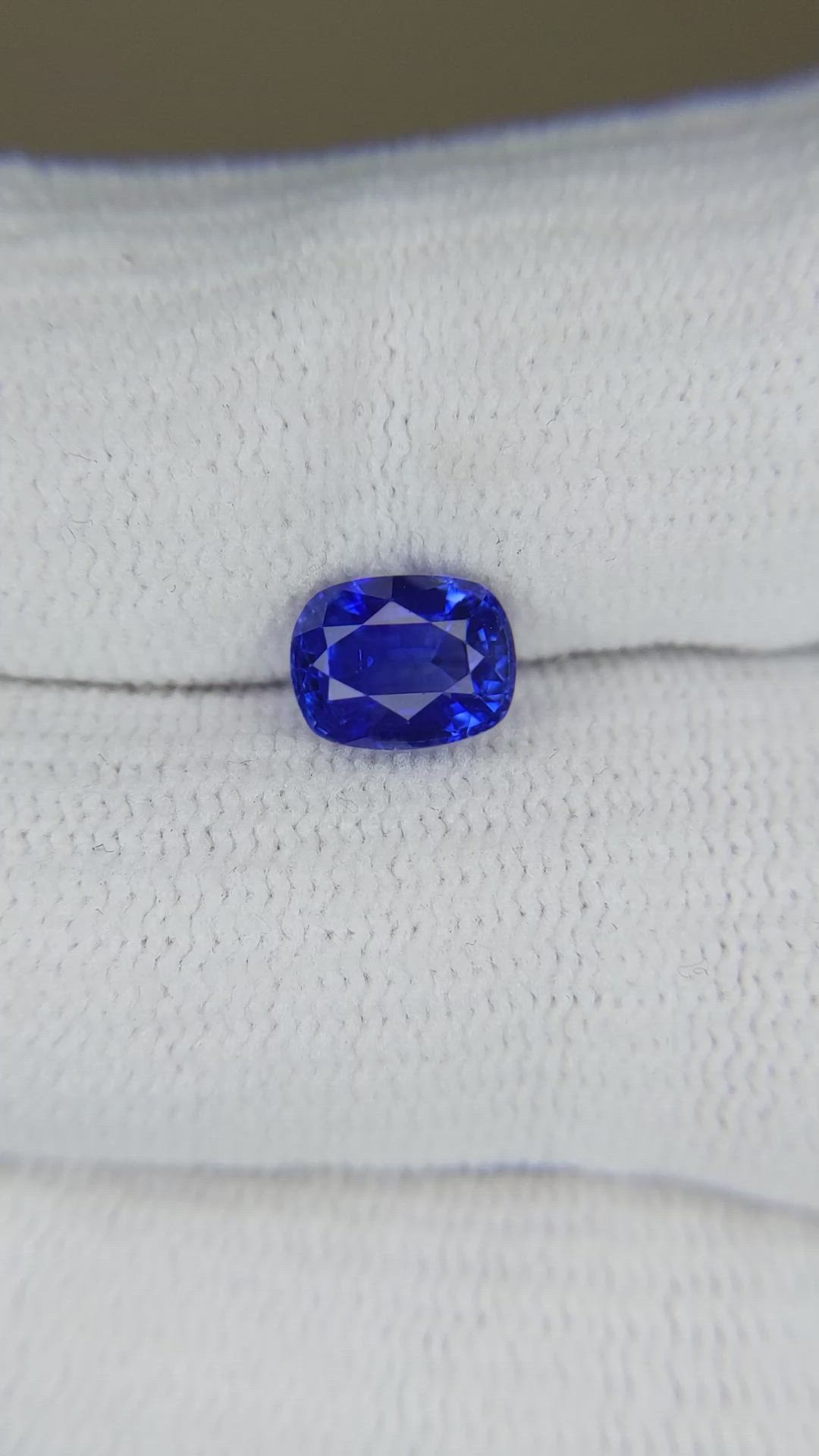 2.12 Ct. Blue Sapphire from Ceylon (Sri Lanka) Size Video