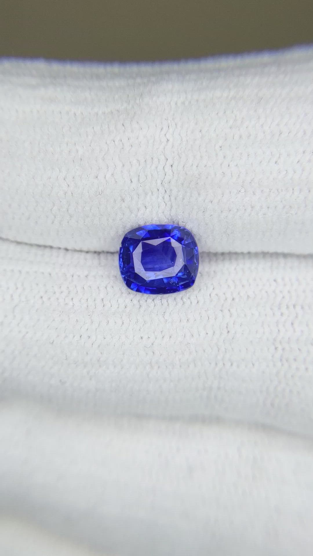 1.89 Ct. Blue Sapphire from Ceylon (Sri Lanka) Size Video