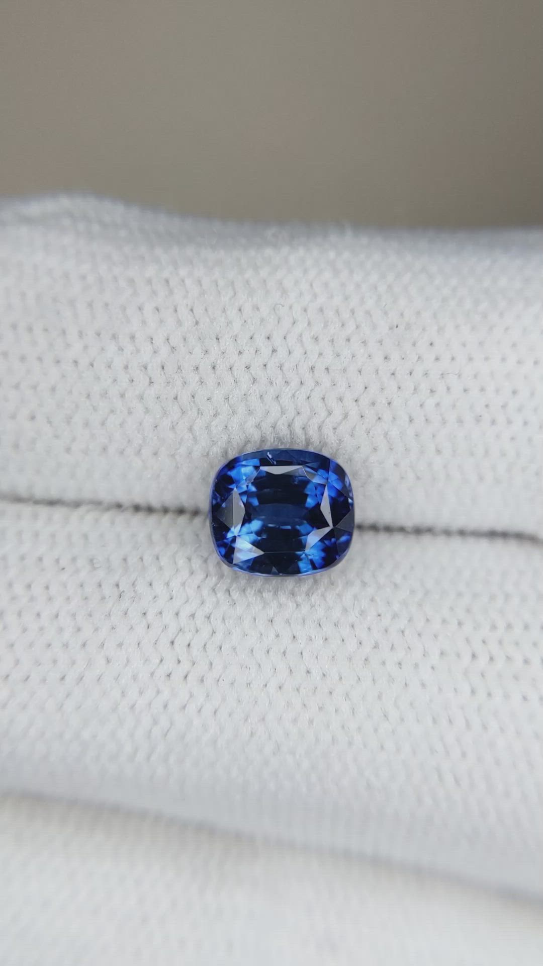 2.07 Ct. Blue Sapphire from Ceylon (Sri Lanka) Size Video