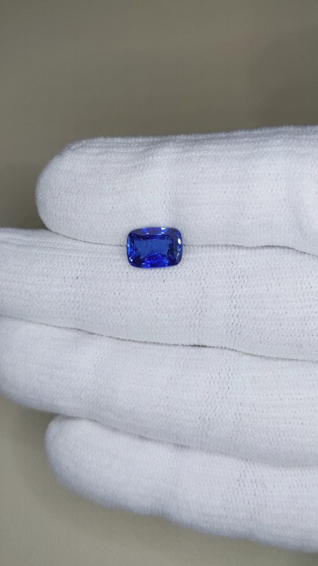 2.62 Ct. Blue Sapphire from Ceylon (Sri Lanka) Size Video