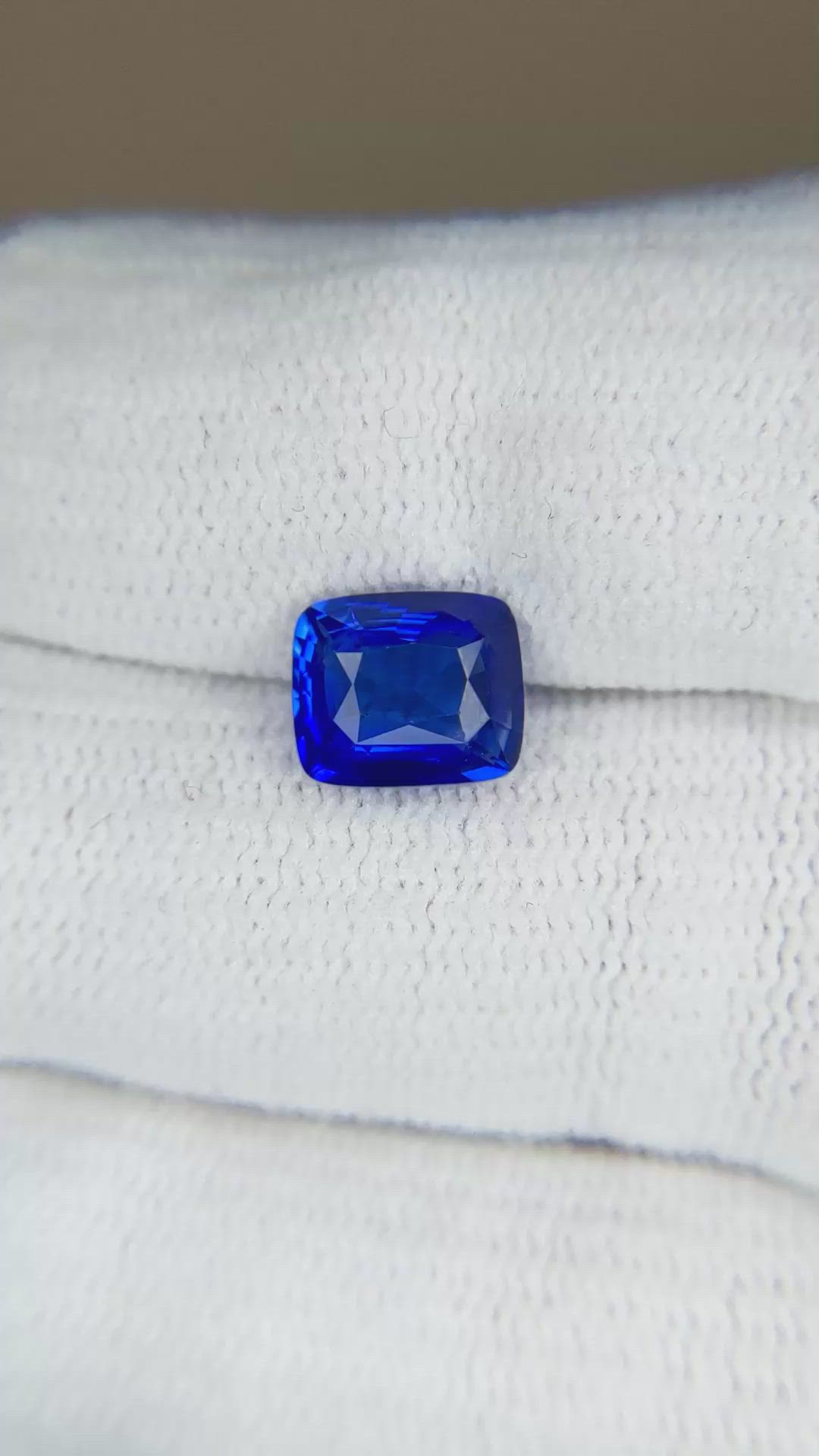 2.47 Ct. Blue Sapphire from Ceylon (Sri Lanka) Size Video