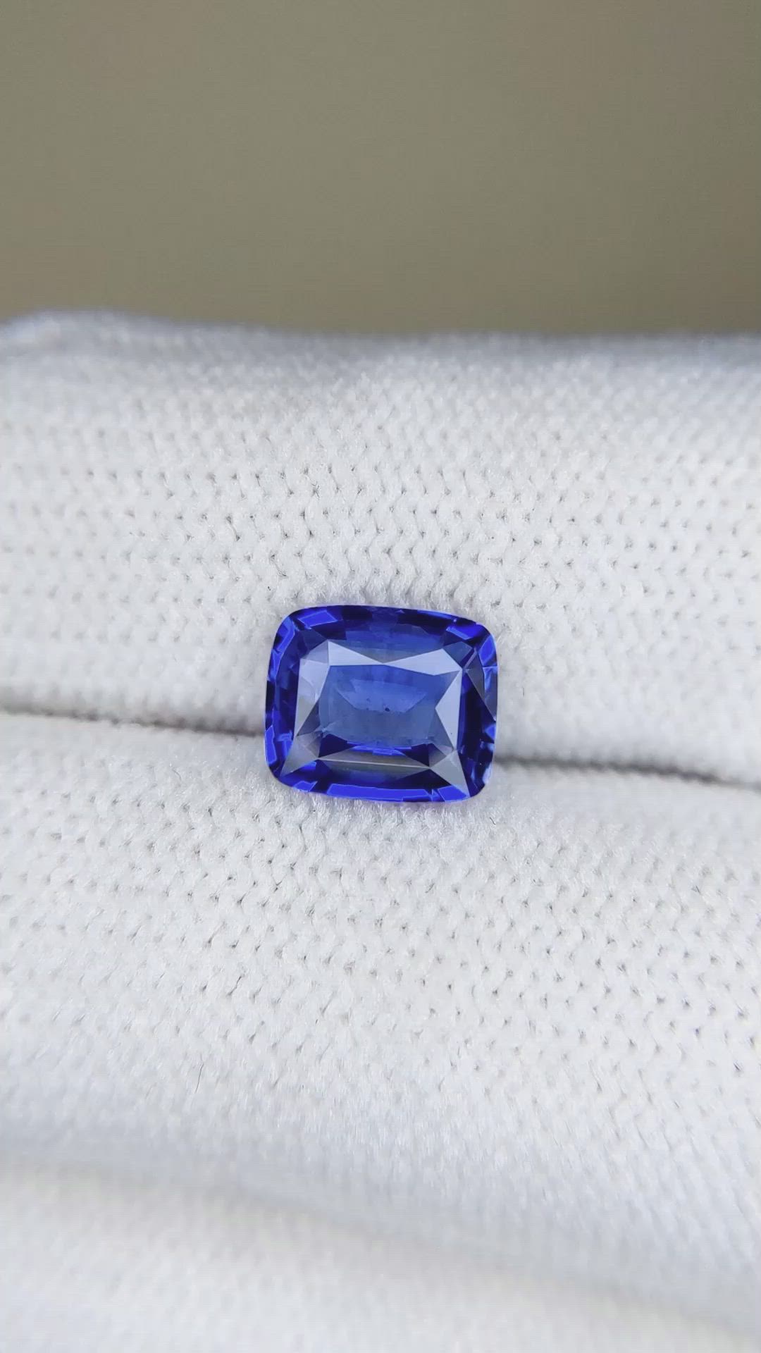 2.06 Ct. Blue Sapphire from Ceylon (Sri Lanka) Size Video