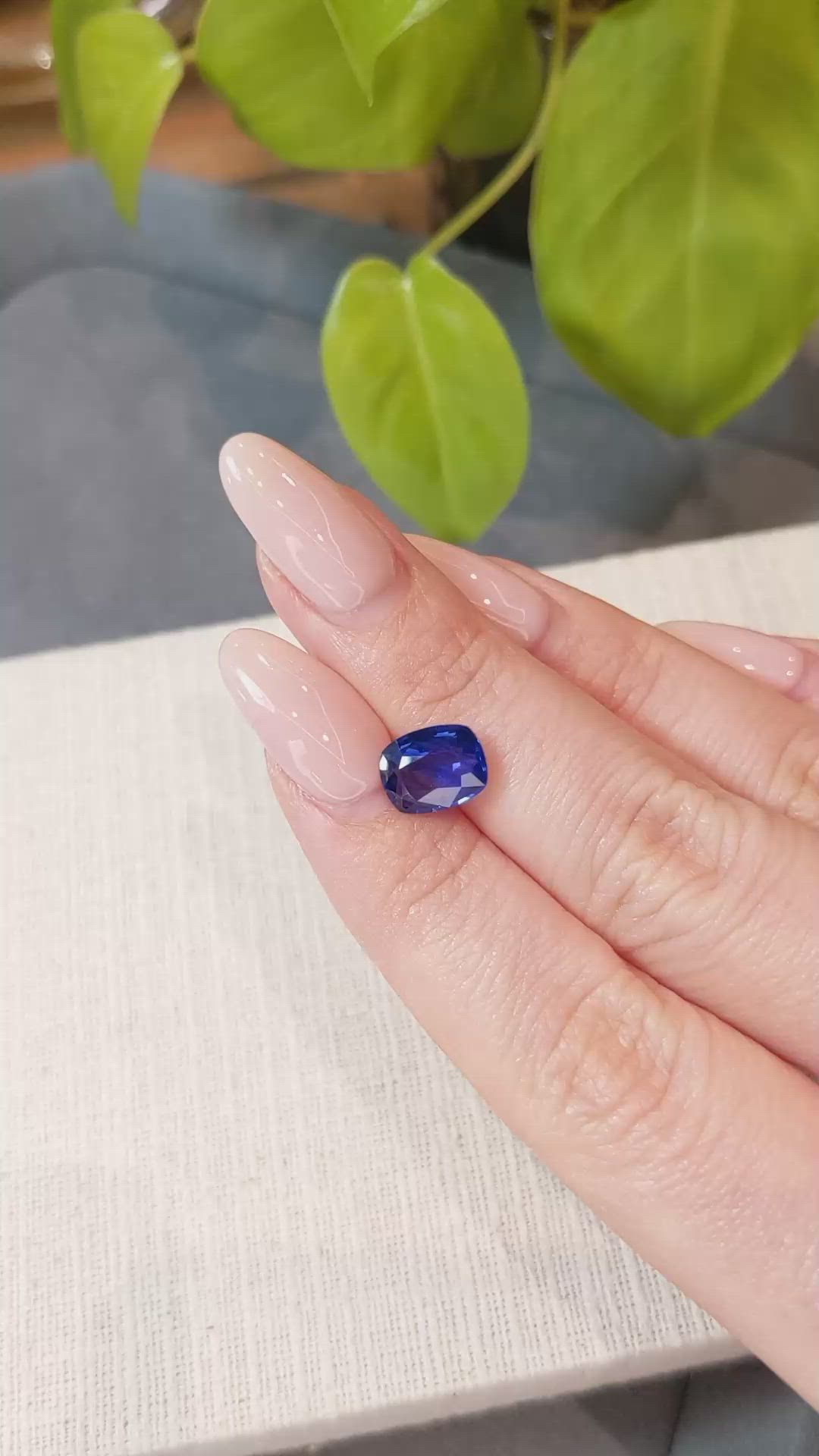 2.91 Ct. Blue Sapphire from Ceylon (Sri Lanka) Size Video