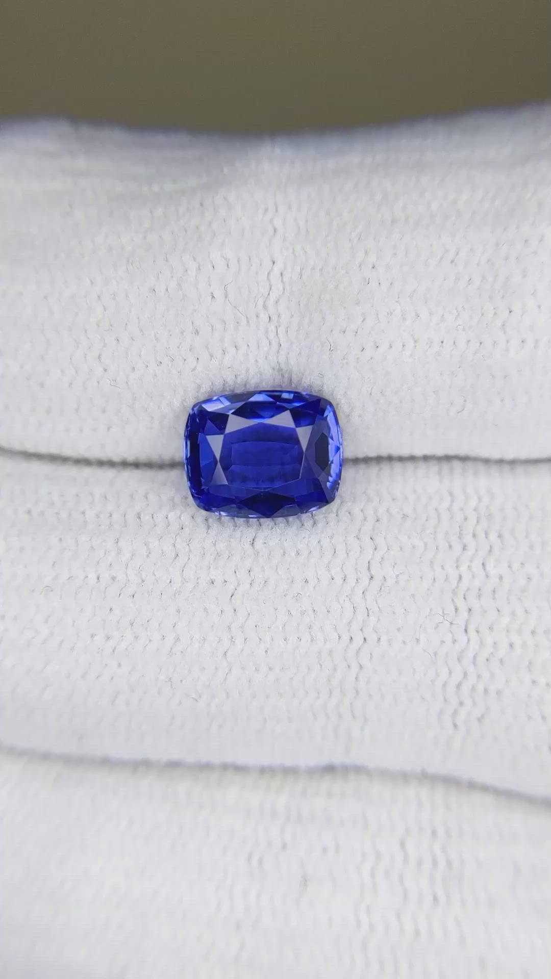 2.41 Ct. Blue Sapphire from Ceylon (Sri Lanka) Size Video