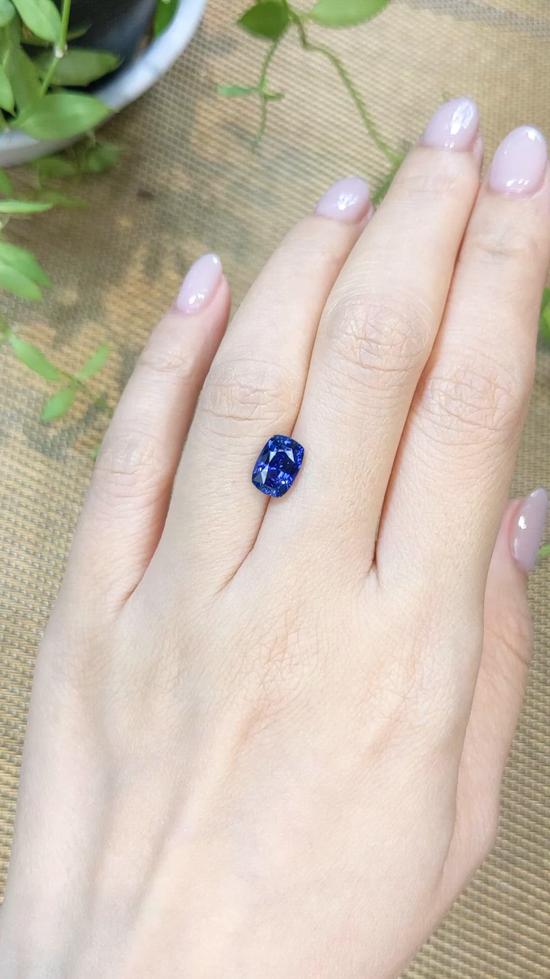 2.71 Ct. Blue Sapphire from Ceylon (Sri Lanka) Size Video