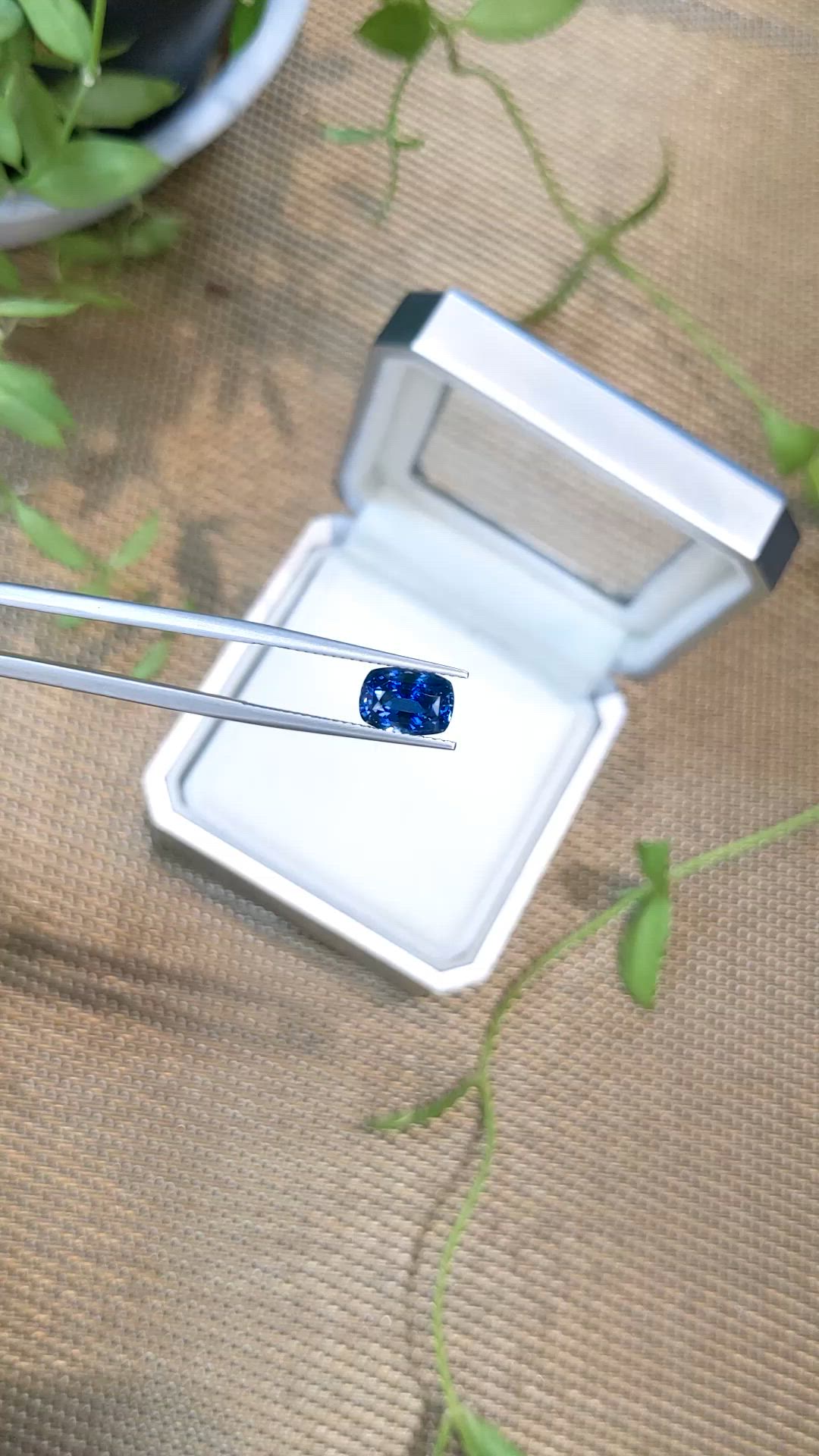 2.71 Ct. Blue Sapphire from Ceylon (Sri Lanka) Size Video