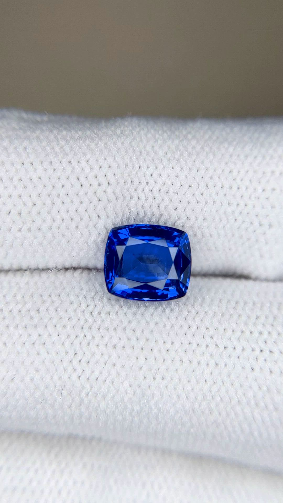 2.48 Ct. Blue Sapphire from Ceylon (Sri Lanka) Size Video