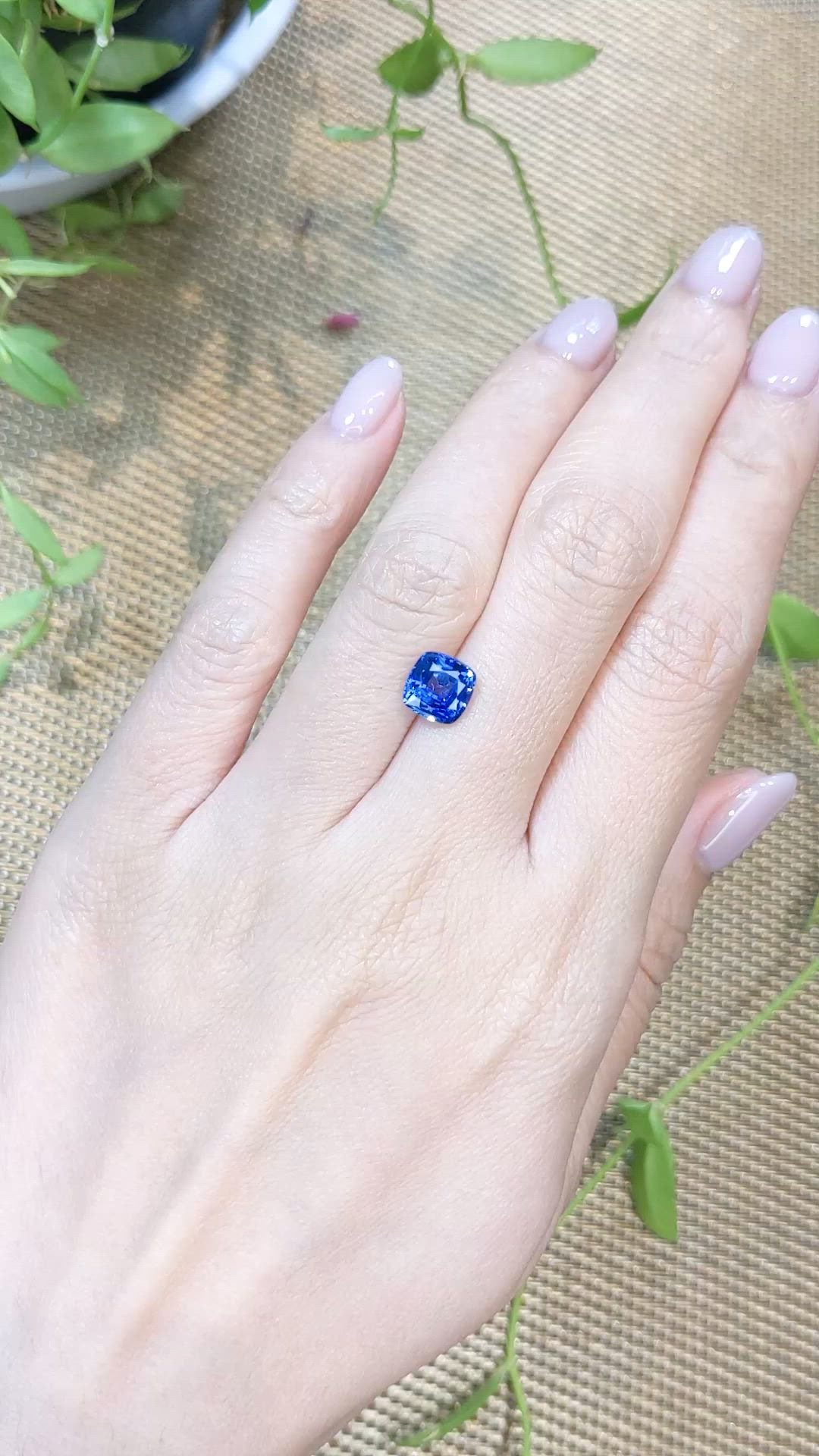 2.23 Ct. Blue Sapphire from Ceylon (Sri Lanka) Size Video