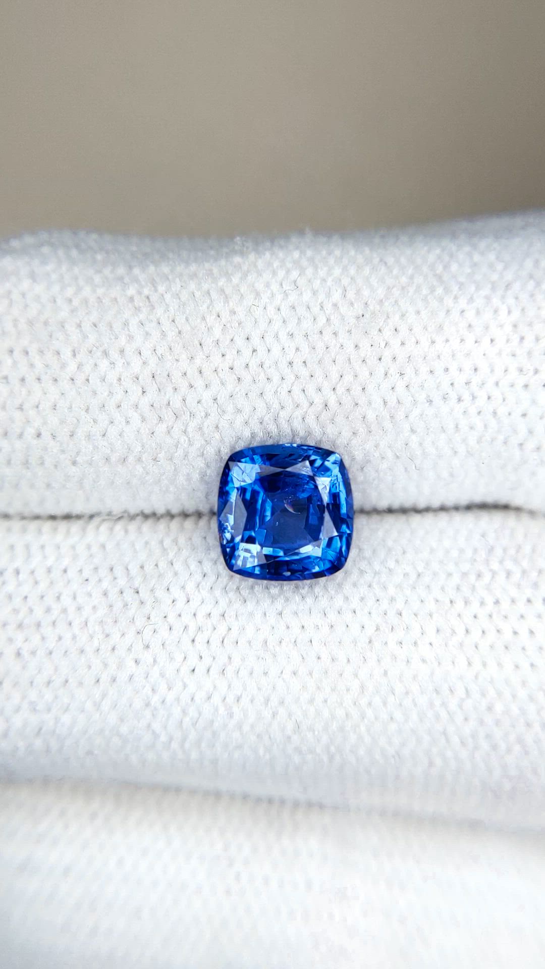 2.23 Ct. Blue Sapphire from Ceylon (Sri Lanka) Size Video