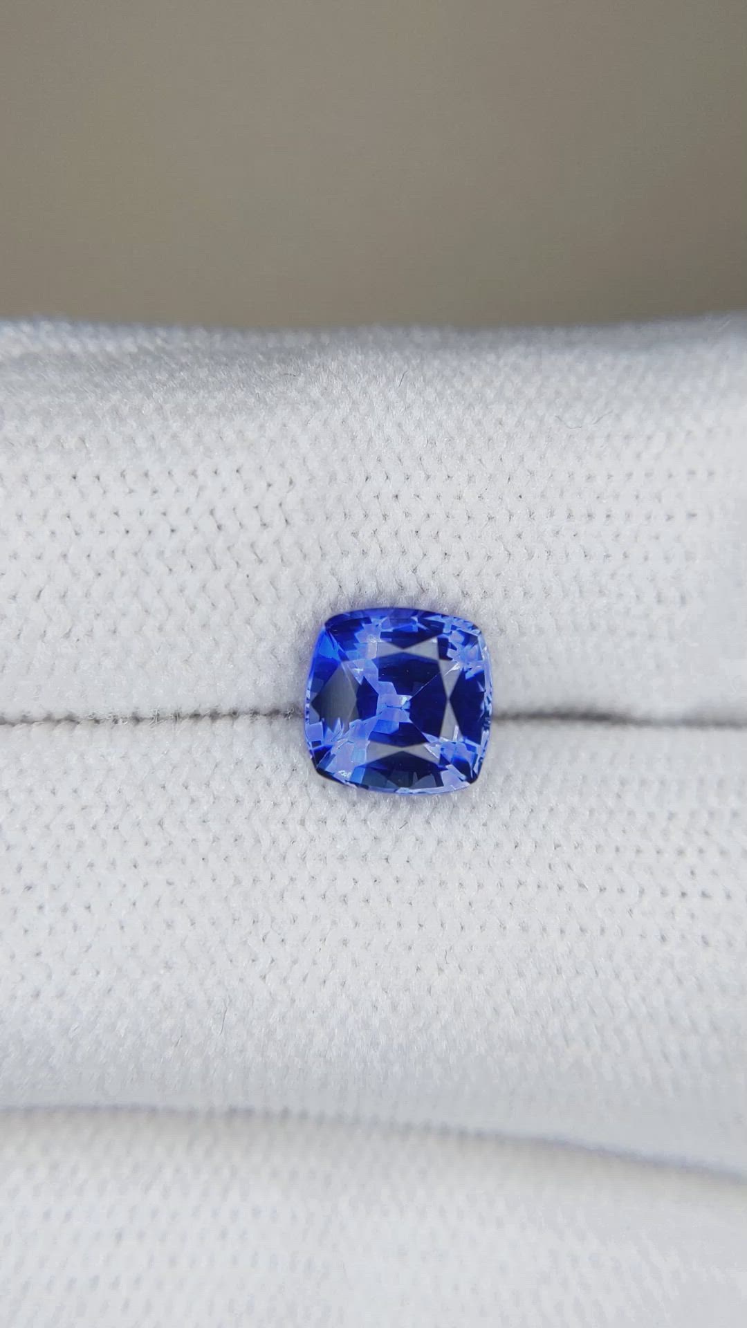 2.14 Ct. Blue Sapphire from Ceylon (Sri Lanka) Size Video