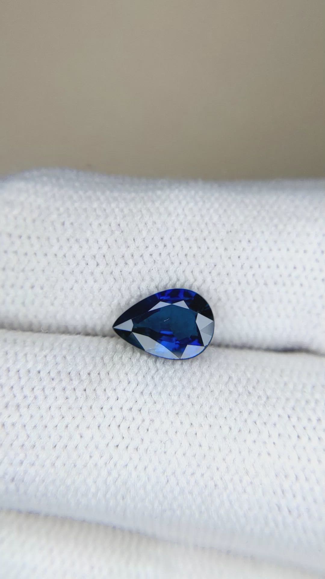 1.54 Ct. Blue Sapphire from Ceylon (Sri Lanka) Size Video