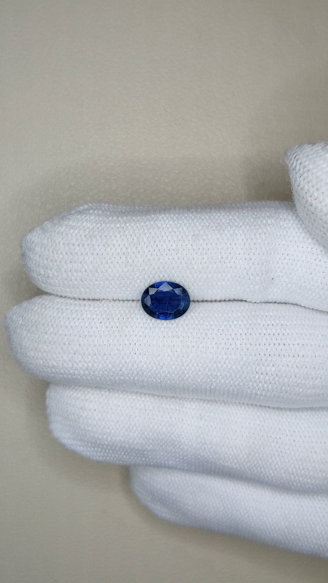 2.00 Ct. Blue Sapphire from Ceylon (Sri Lanka) Size Video