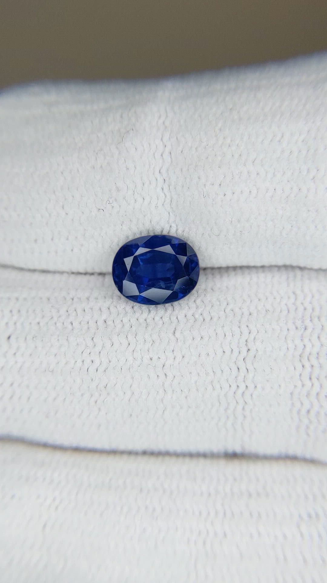 1.79 Ct. Blue Sapphire from Ceylon (Sri Lanka) Size Video