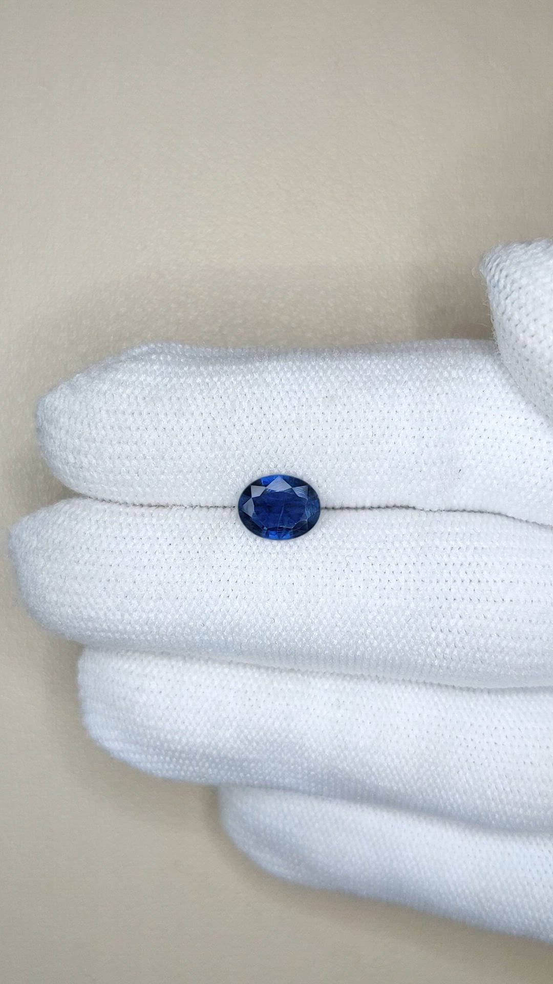 1.28 Ct. Blue Sapphire from Ceylon (Sri Lanka) Size Video