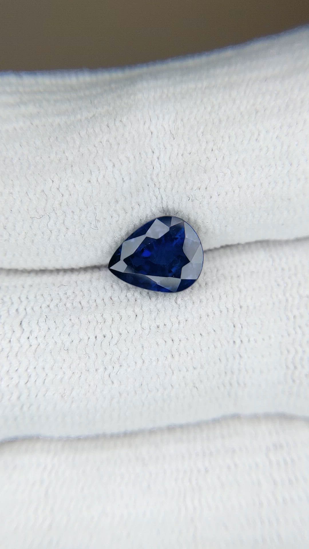 2.26 Ct. Blue Sapphire from Ceylon (Sri Lanka) Size Video