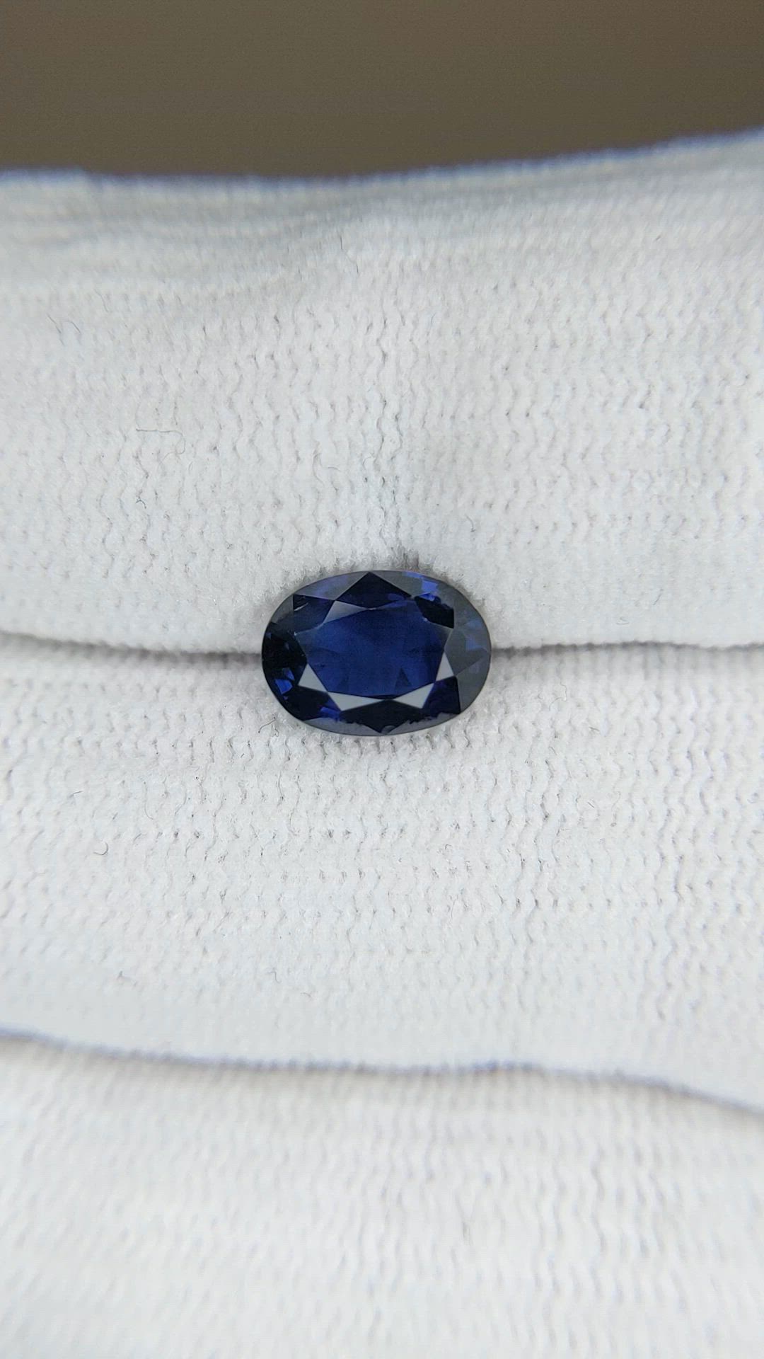 1.87 Ct. Blue Sapphire from Ceylon (Sri Lanka) Size Video