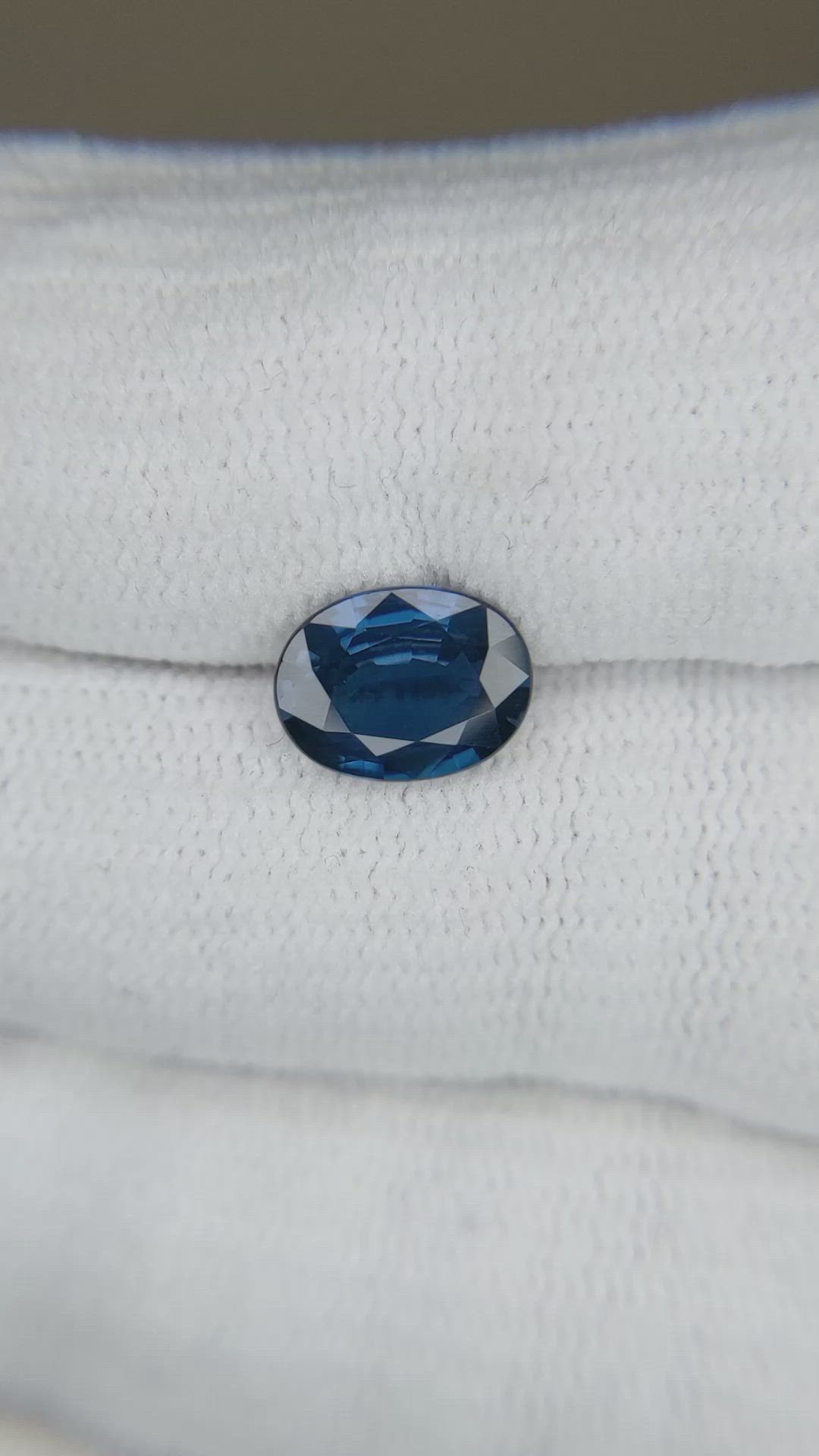 2.00 Ct. Blue Sapphire from Ceylon (Sri Lanka) Size Video
