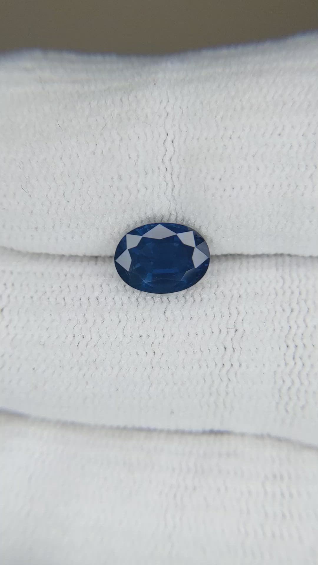 2.01 Ct. Blue Sapphire from Ceylon (Sri Lanka) Size Video
