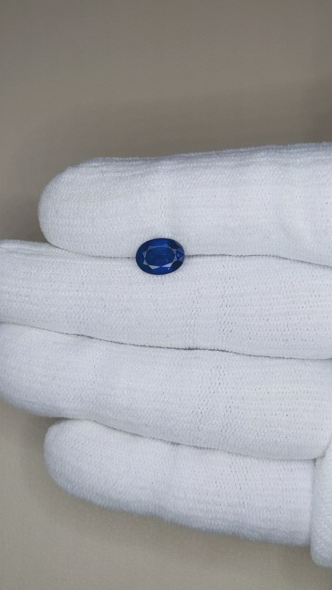 2.01 Ct. Blue Sapphire from Ceylon (Sri Lanka) Size Video