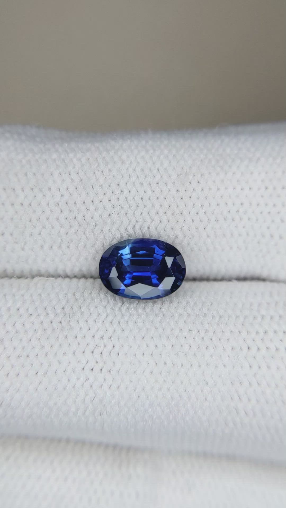 1.85 Ct. Blue Sapphire from Ceylon (Sri Lanka) Size Video