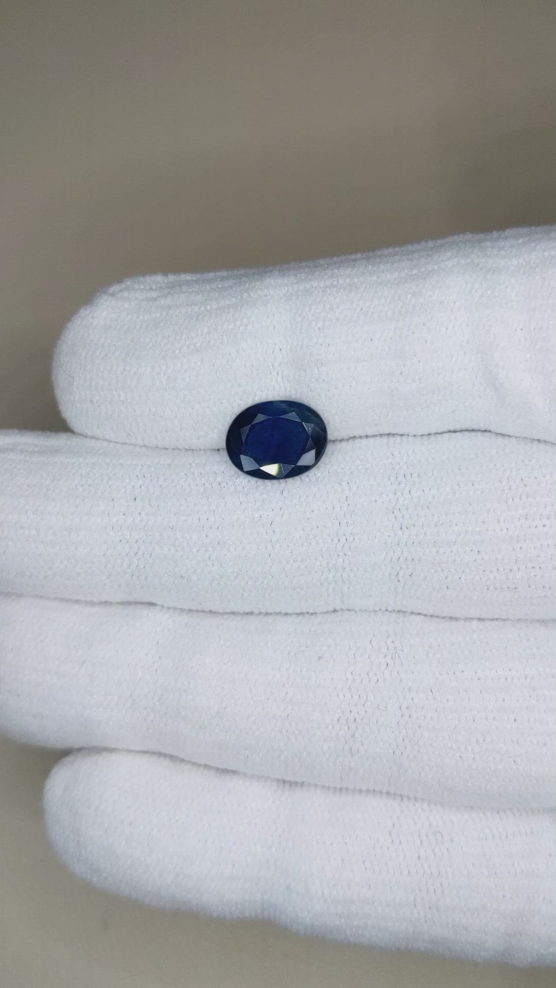 2.37 Ct. Blue Sapphire from Ceylon (Sri Lanka) Size Video