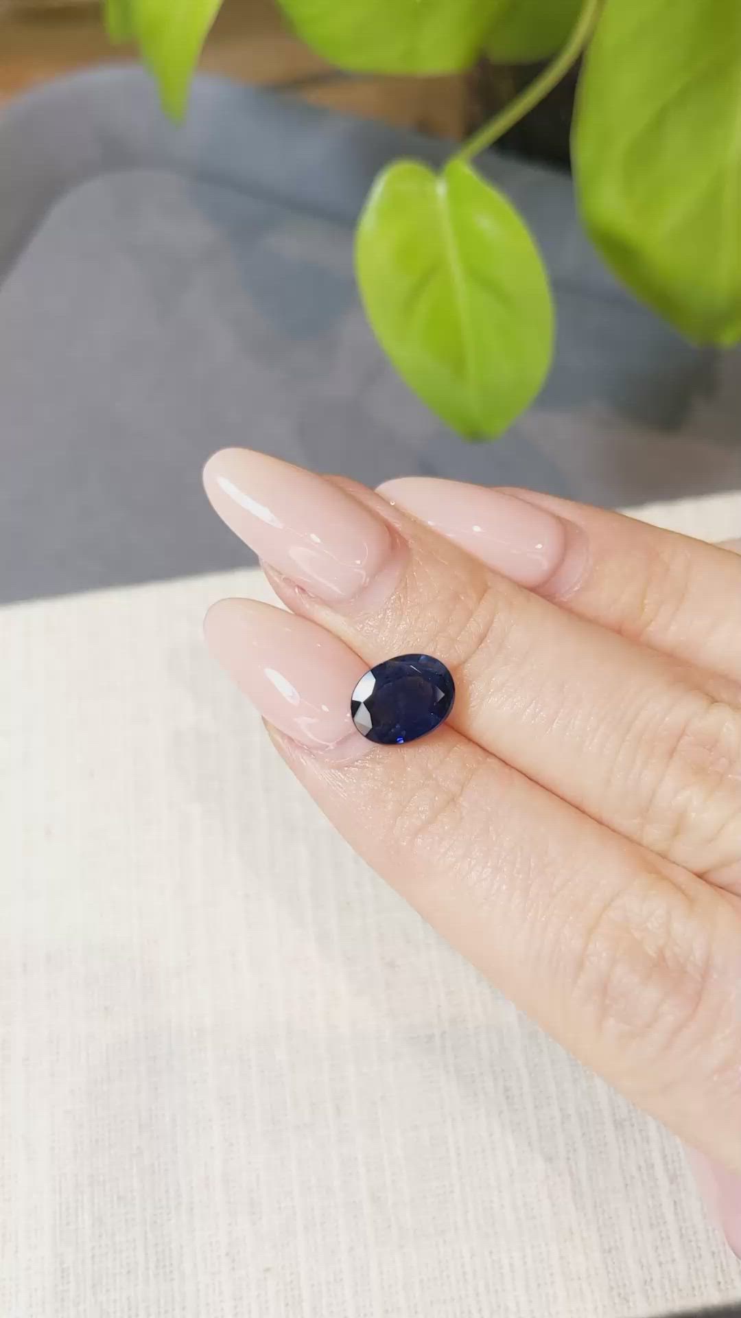 2.37 Ct. Blue Sapphire from Ceylon (Sri Lanka) Size Video