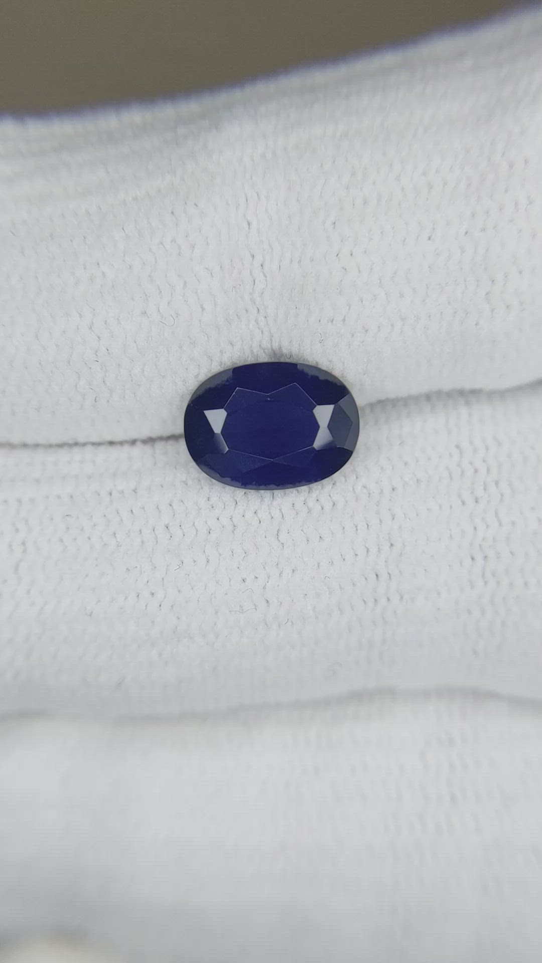2.30 Ct. Blue Sapphire from Ceylon (Sri Lanka) Size Video