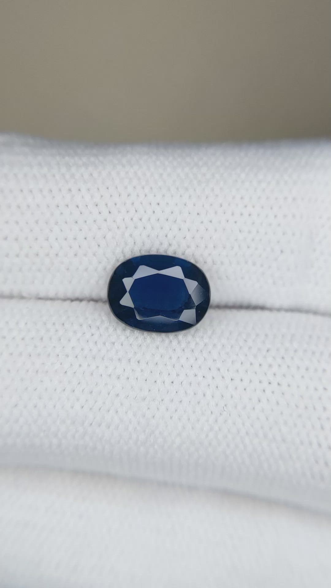 2.17 Ct. Blue Sapphire from Ceylon (Sri Lanka) Size Video