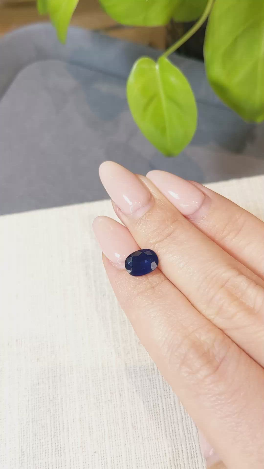 2.11 Ct. Blue Sapphire from Ceylon (Sri Lanka) Size Video