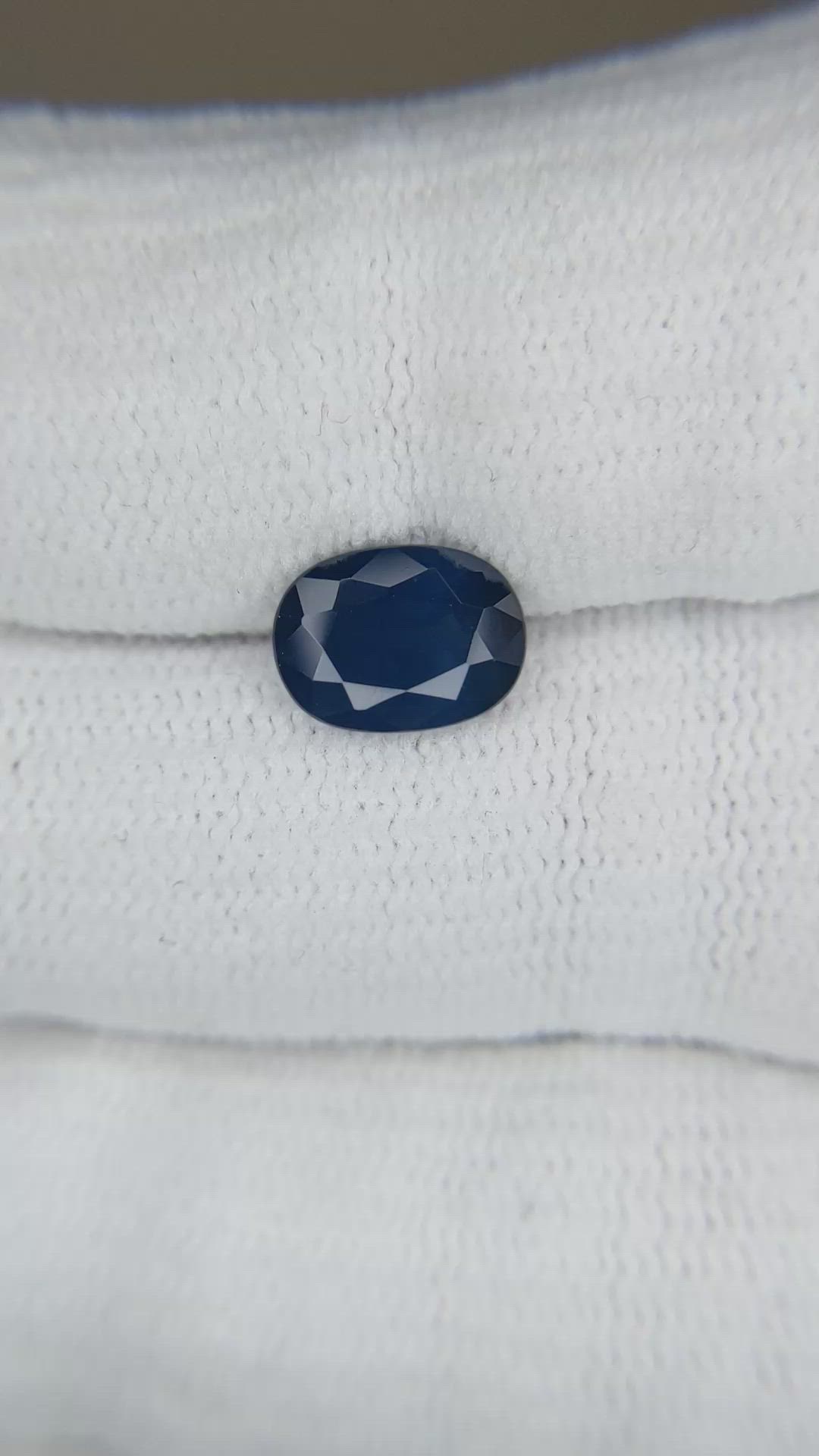 2.11 Ct. Blue Sapphire from Ceylon (Sri Lanka) Size Video