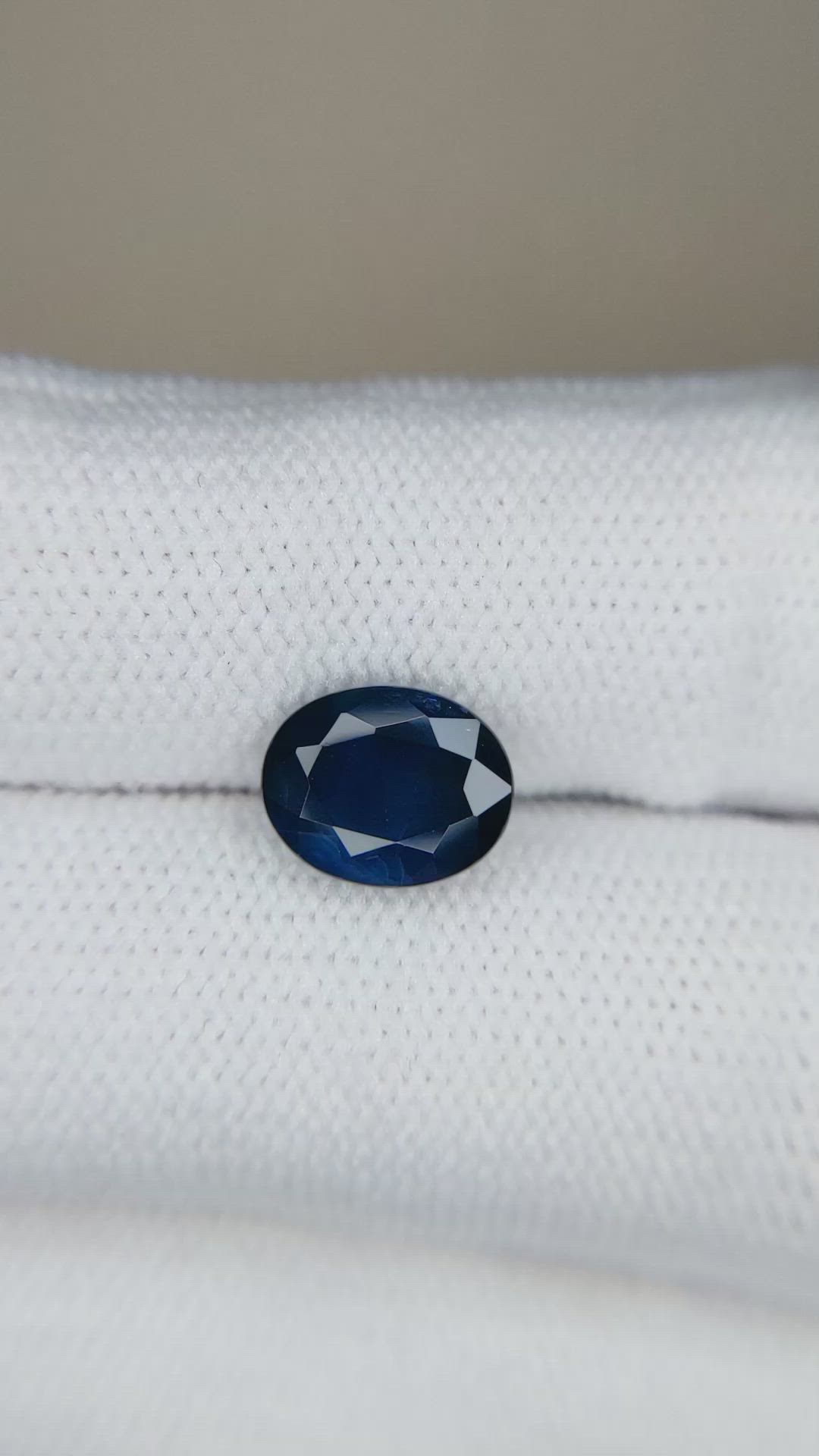 2.56 Ct. Blue Sapphire from Ceylon (Sri Lanka) Size Video