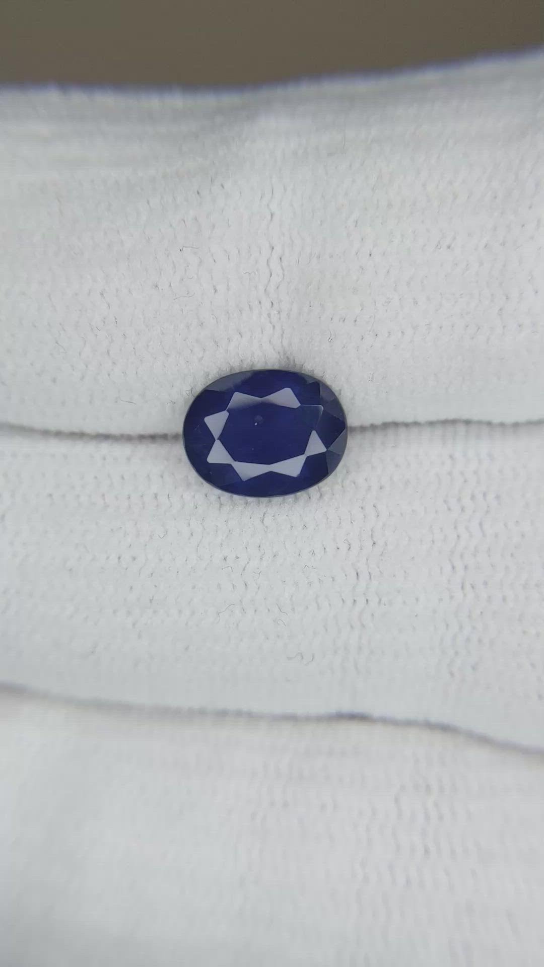 2.31 Ct. Blue Sapphire from Ceylon (Sri Lanka) Size Video