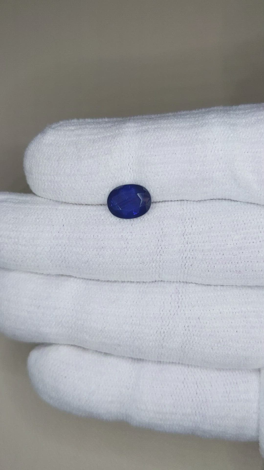 2.31 Ct. Blue Sapphire from Ceylon (Sri Lanka) Size Video