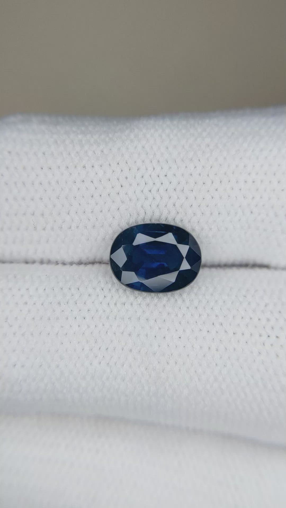 2.14 Ct. Blue Sapphire from Ceylon (Sri Lanka) Size Video