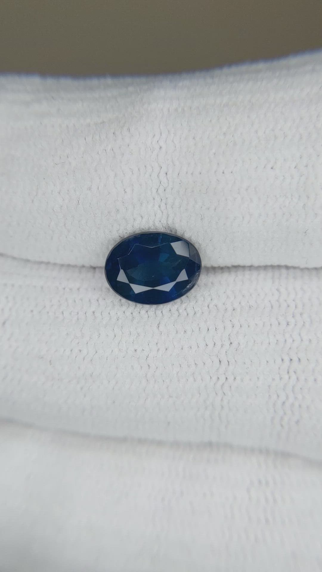 2.13 Ct. Blue Sapphire from Ceylon (Sri Lanka) Size Video