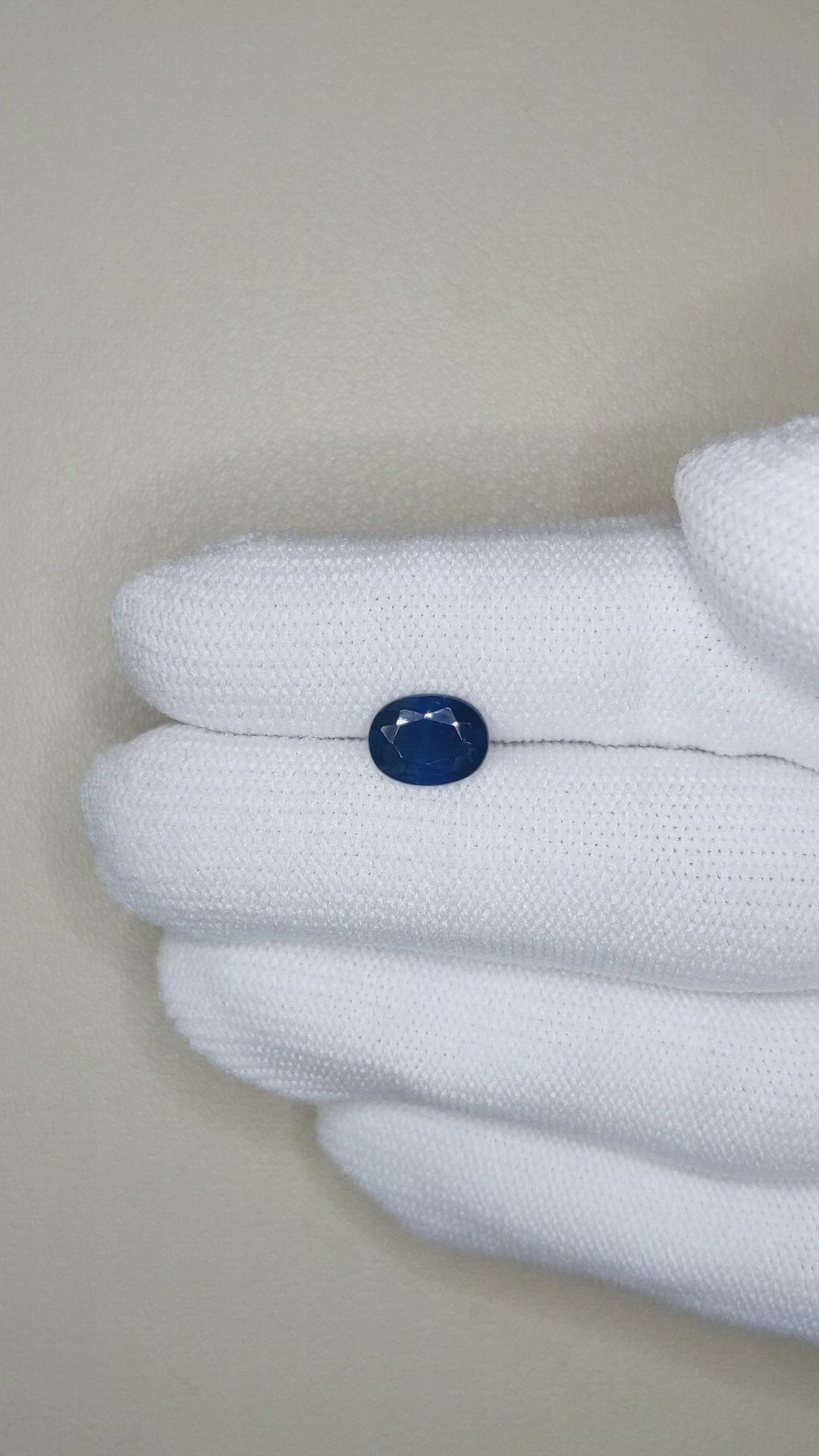 1.75 Ct. Blue Sapphire from Ceylon (Sri Lanka) Size Video