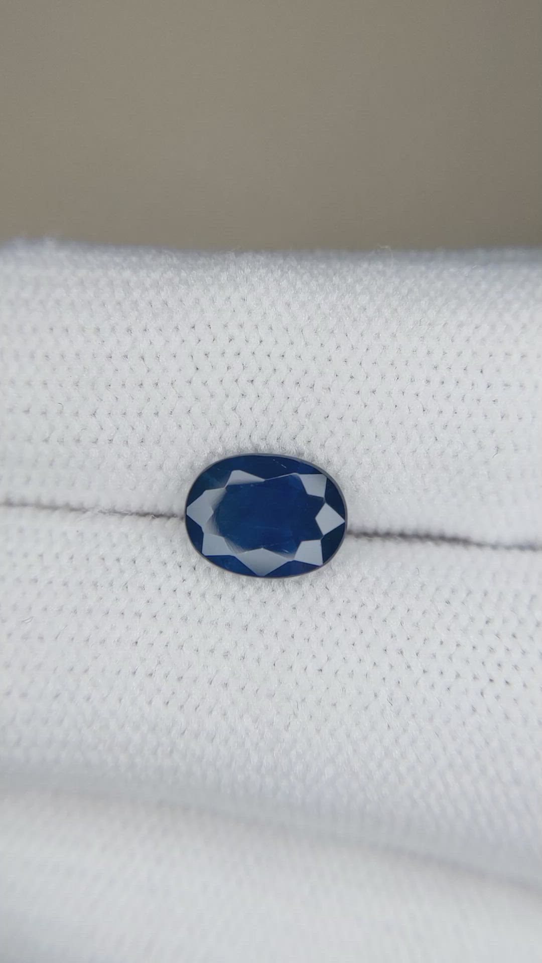 1.75 Ct. Blue Sapphire from Ceylon (Sri Lanka) Size Video