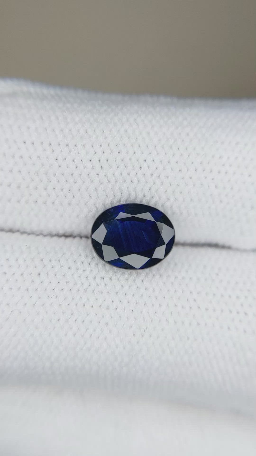 1.91 Ct. Blue Sapphire from Ceylon (Sri Lanka) Size Video